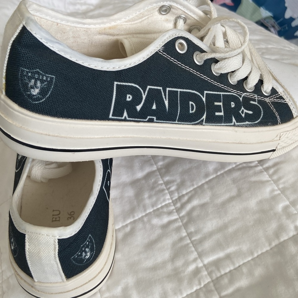 Tennies Raiders